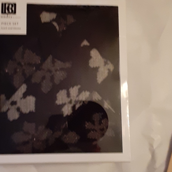 LAUNDRY BY DESIGN 3 PIECE HAT, SCARF, GLOVES SET - Picture 8 of 11